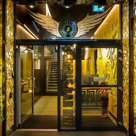 圣殿酒吧酒店