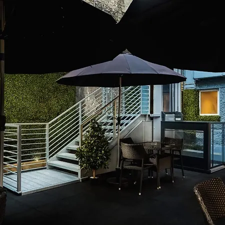 圣殿酒吧酒店 酒店 3*