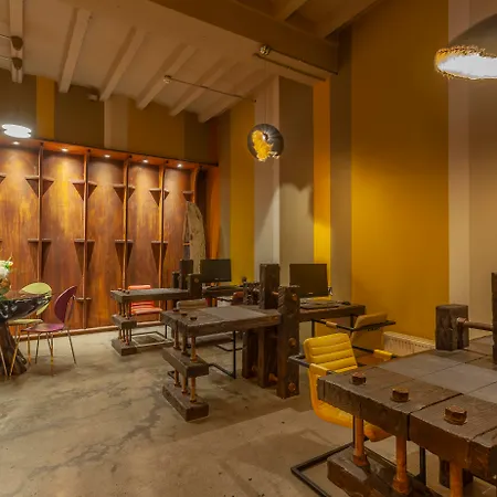 圣殿酒吧酒店 3*