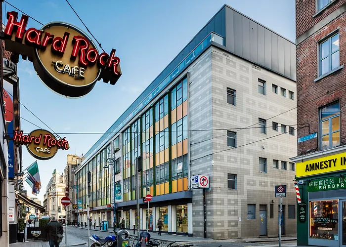 テンプルバーイン 3*